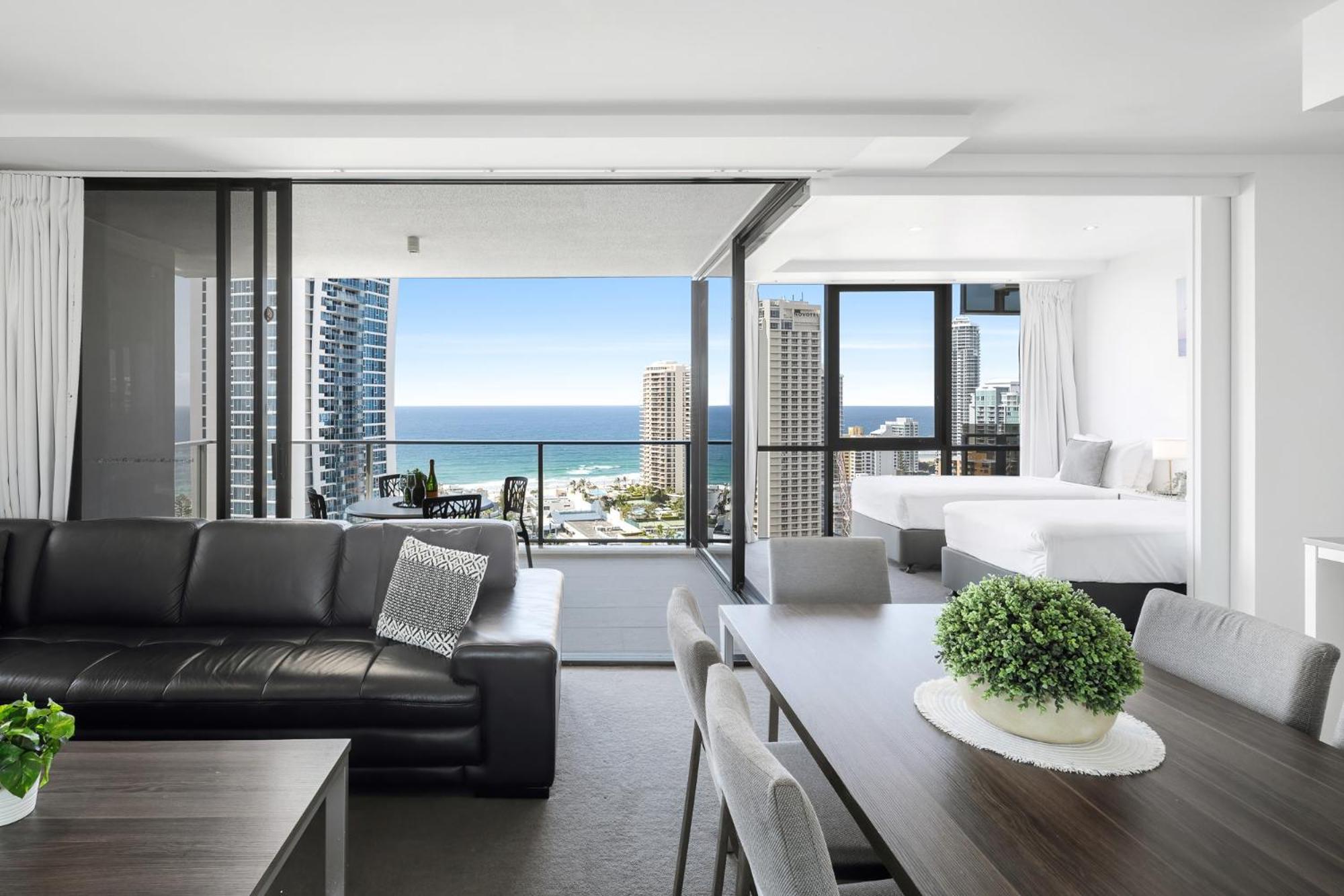 Ocean View Apartments With Balcony - Circle On Cavill - Central Location! - Self Contained & Privately Managed Gold Coast Exterior photo