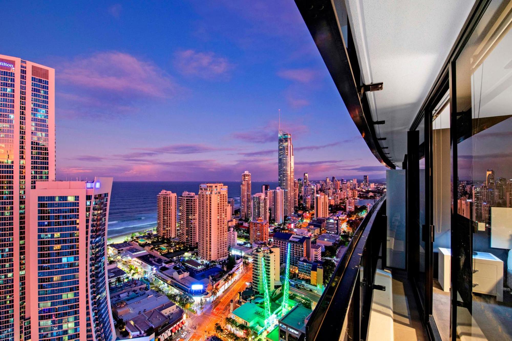 Ocean View Apartments With Balcony - Circle On Cavill - Central Location! - Self Contained & Privately Managed Gold Coast Exterior photo
