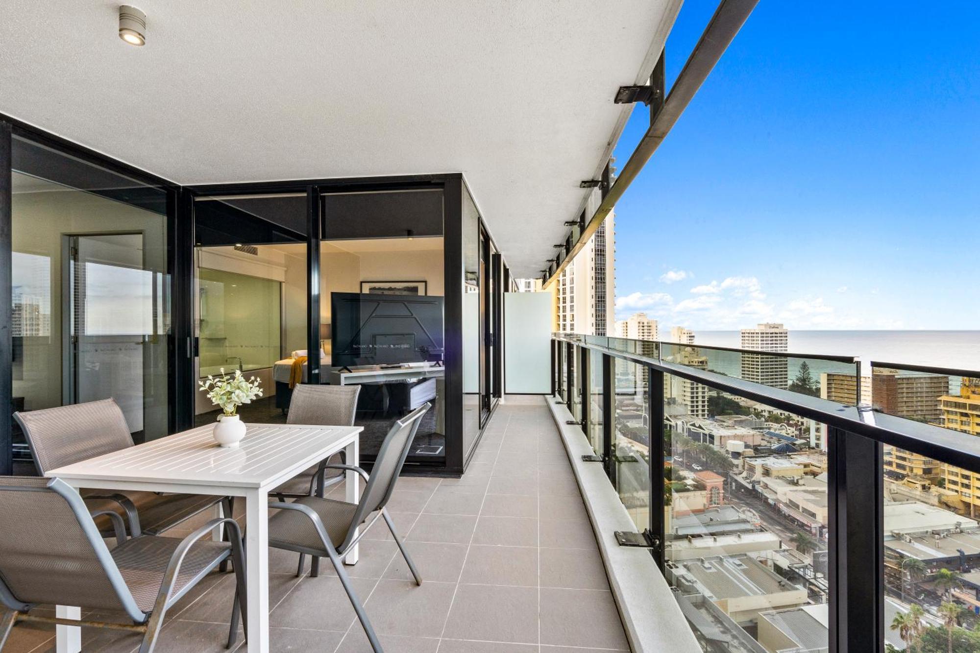 Ocean View Apartments With Balcony - Circle On Cavill - Central Location! - Self Contained & Privately Managed Gold Coast Exterior photo